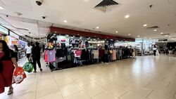 Lucky Plaza (D9), Retail #495670411